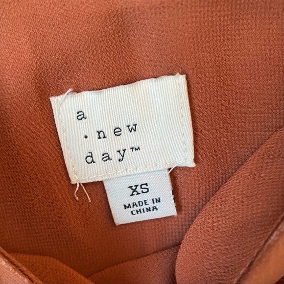 Silky rose gold cami - Picture 4 of 4